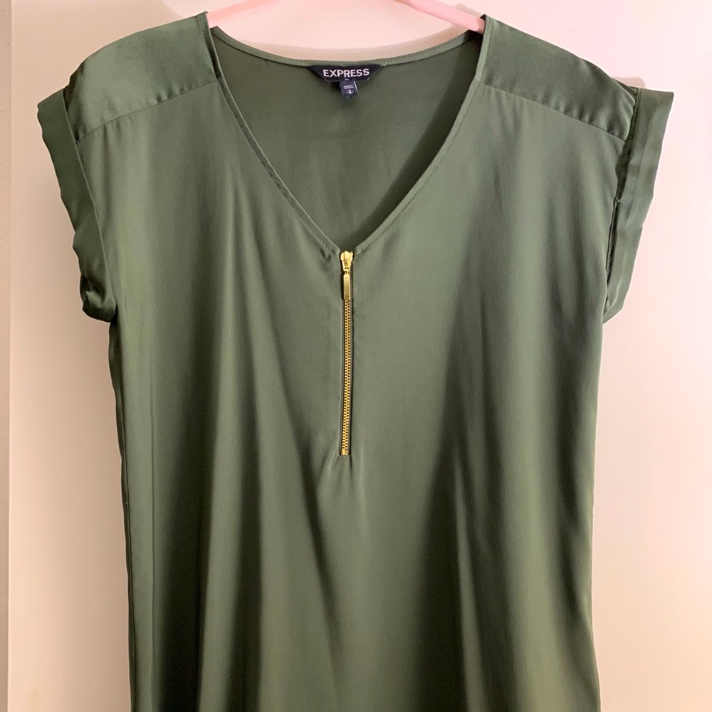 Olive green silky v-neck with zipper gramercy tee